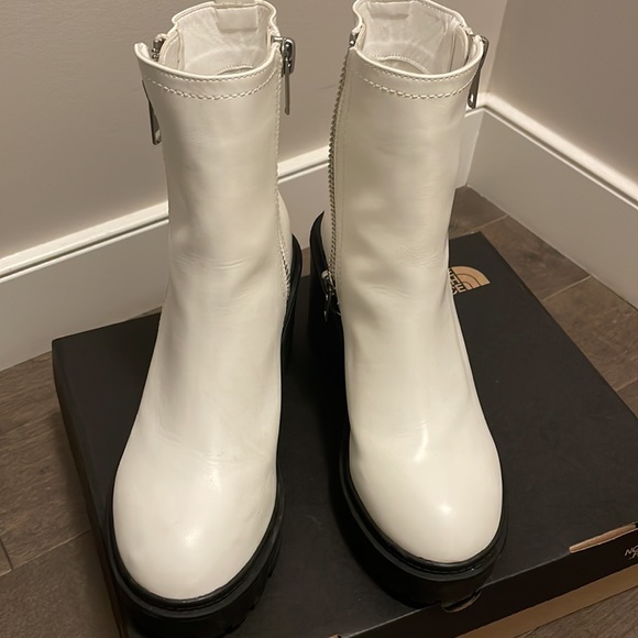 Urban outfitters women’s boots - Picture 1 of 4